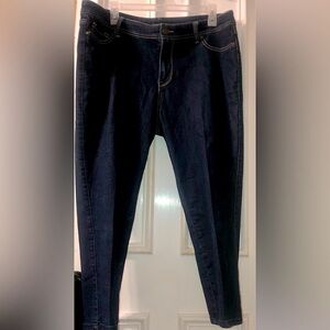 Roz & Ali Capri Denim Blue Jeans Women’s Size 14 Dark Wash Stretch